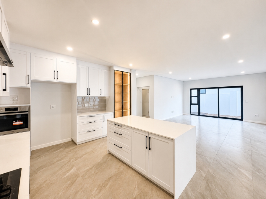 5 Bedroom Property for Sale in Sandown Western Cape